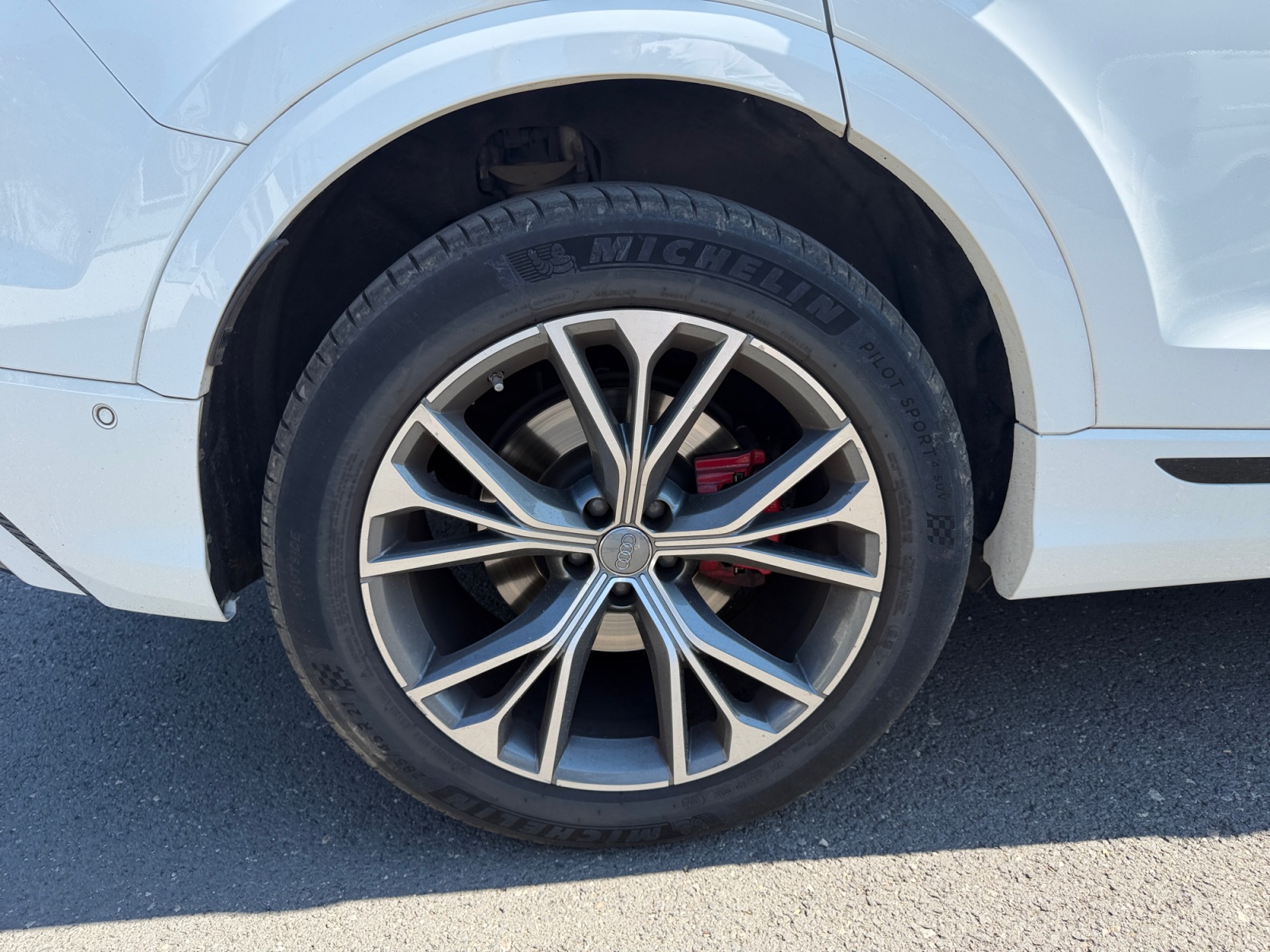 Audi Q8 31