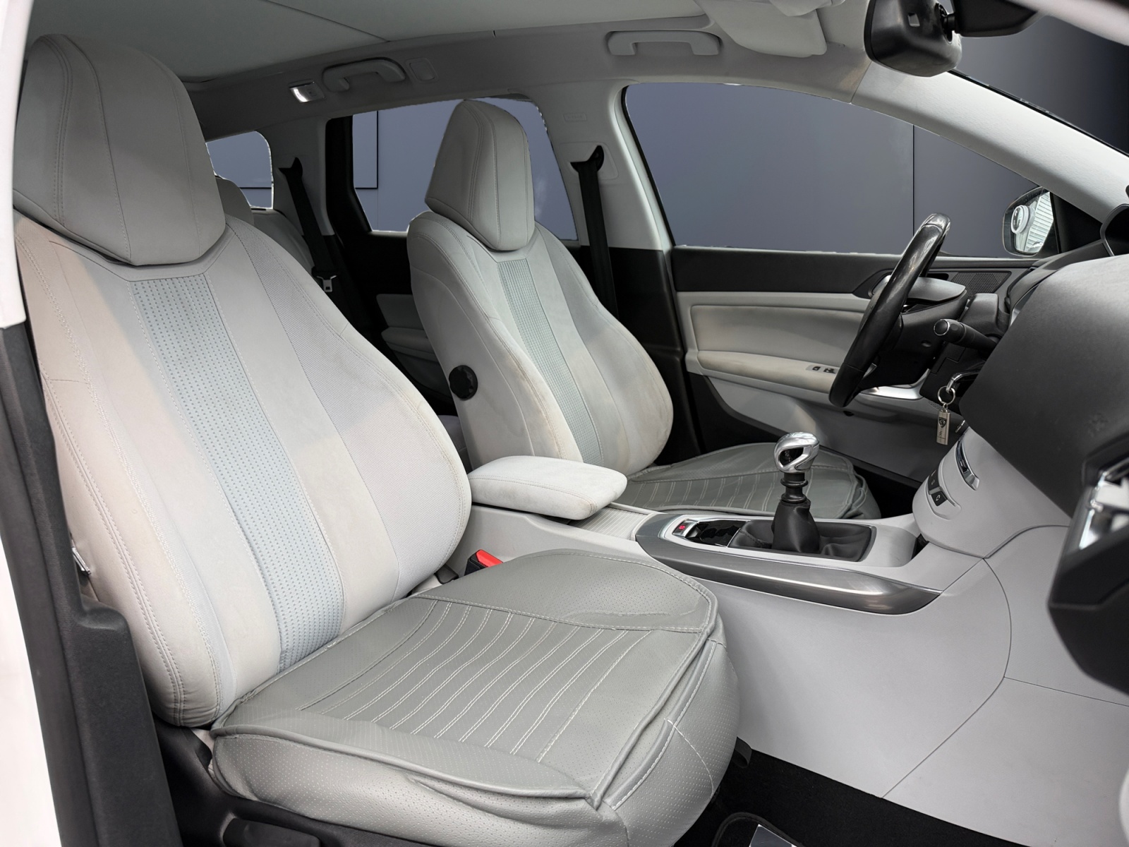 Peugeot 308 13