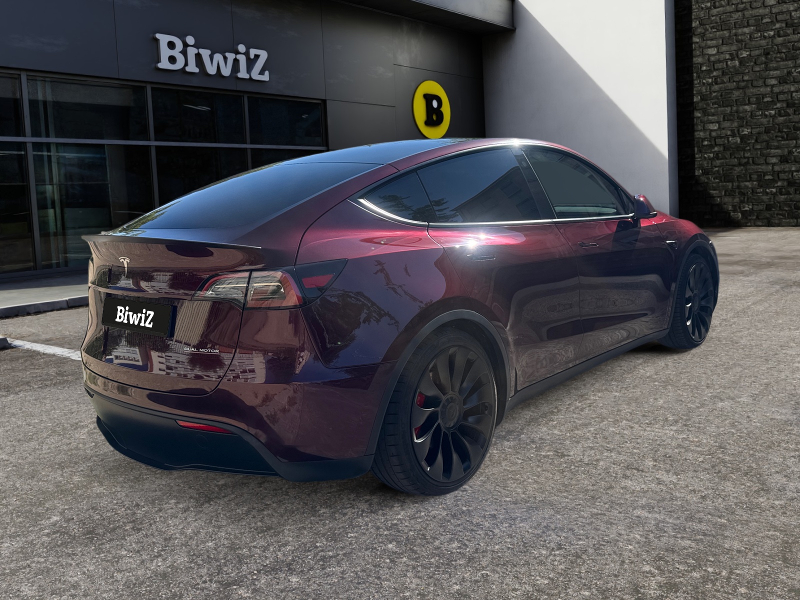 Tesla Model-Y 4