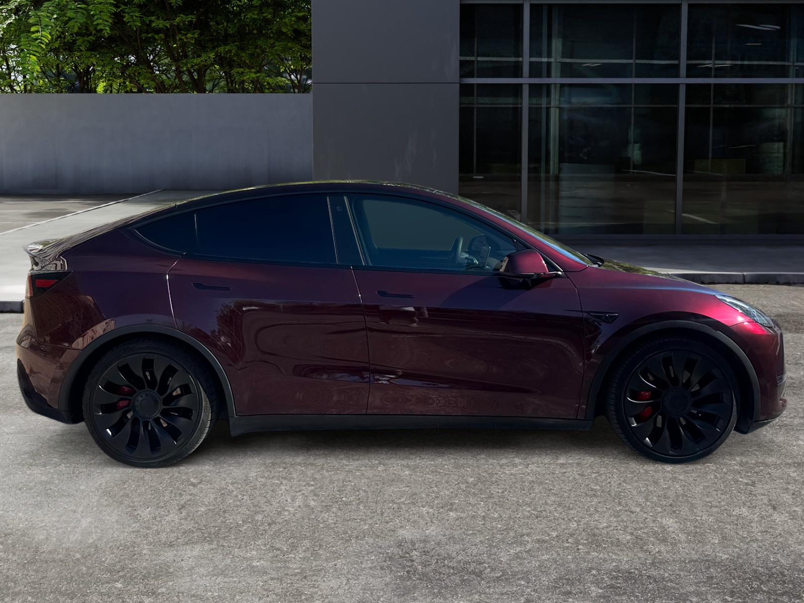 Tesla Model-Y 5