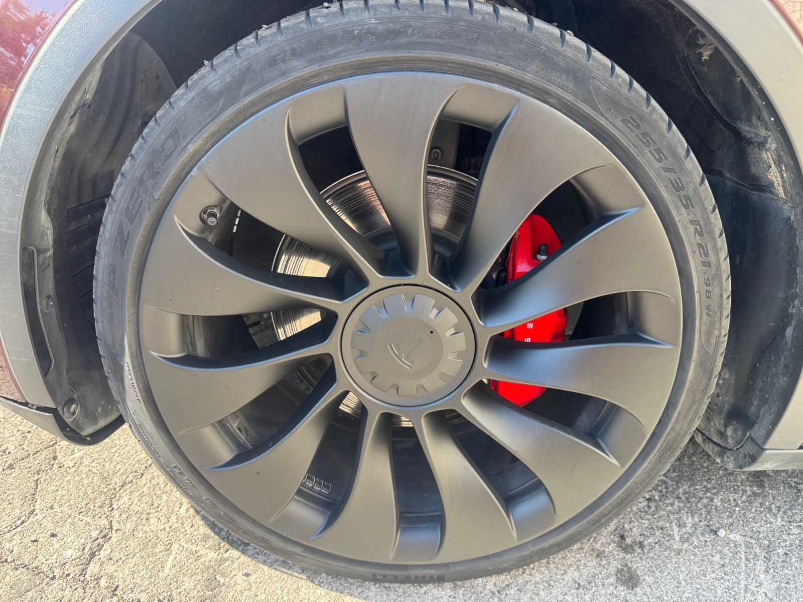 Tesla Model-Y 38