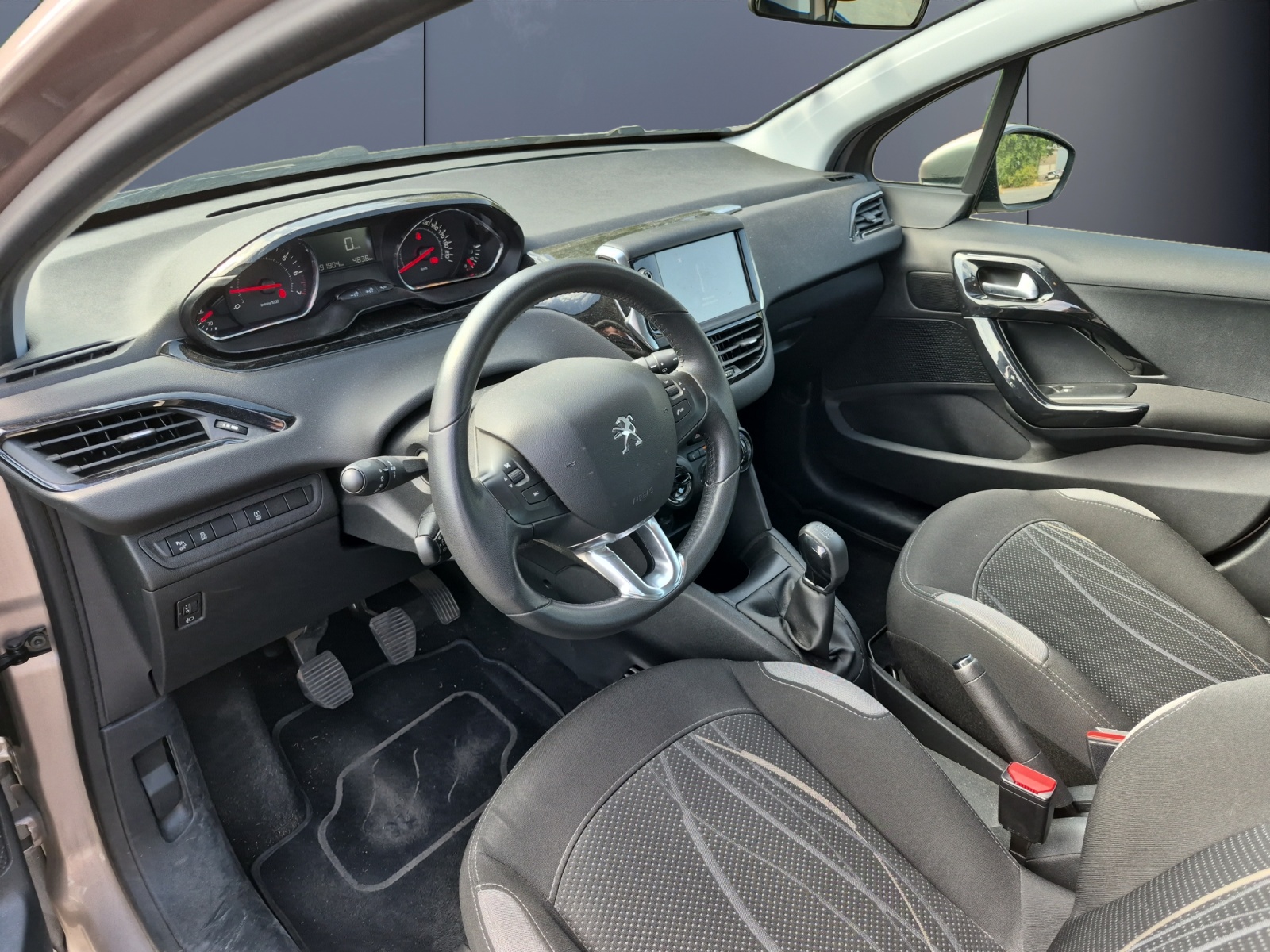Peugeot 208 8