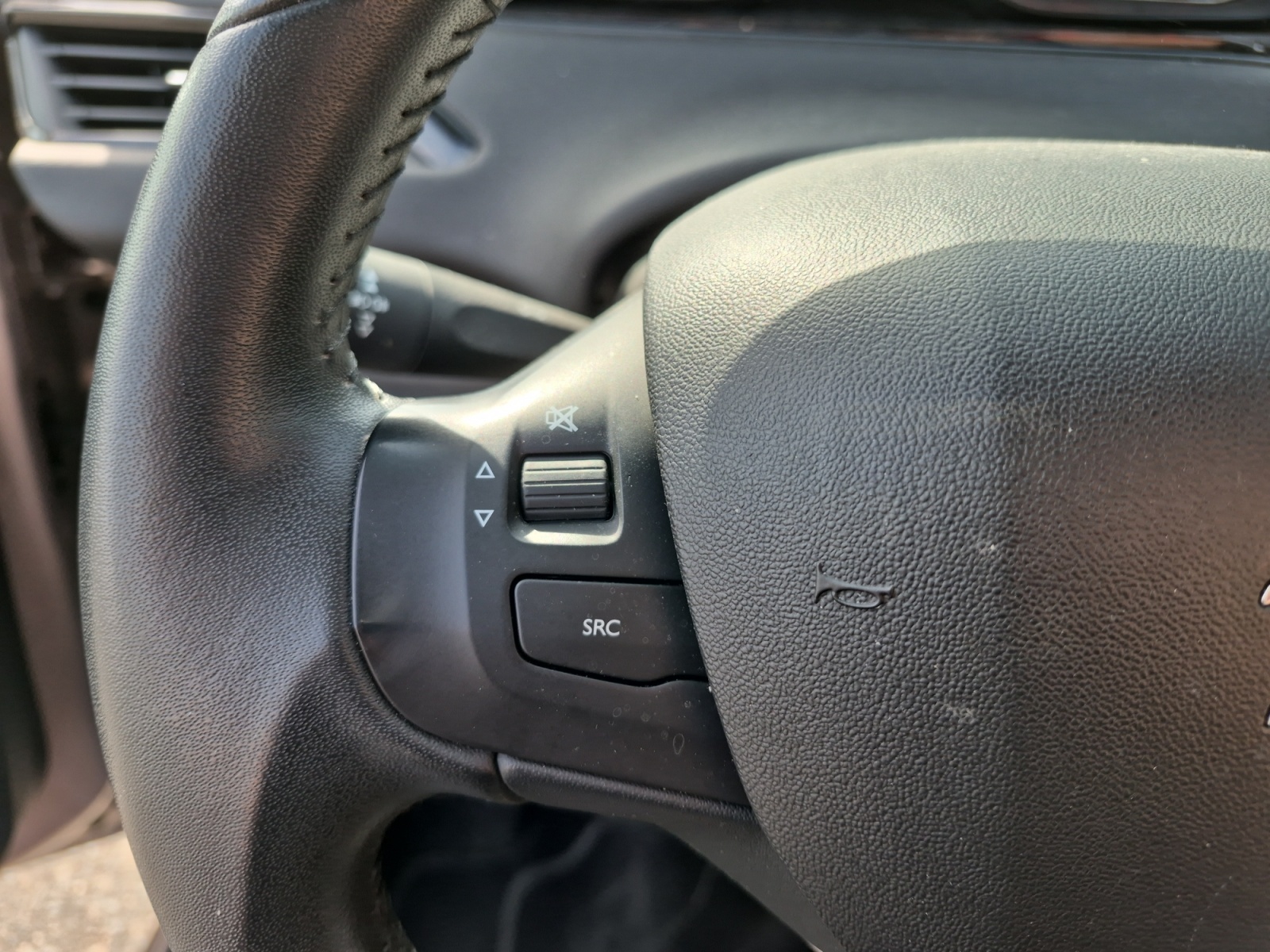 Peugeot 208 19