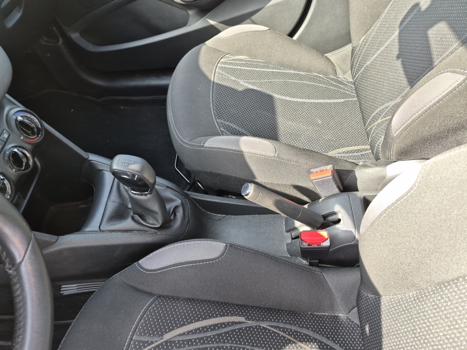 Peugeot 208 27