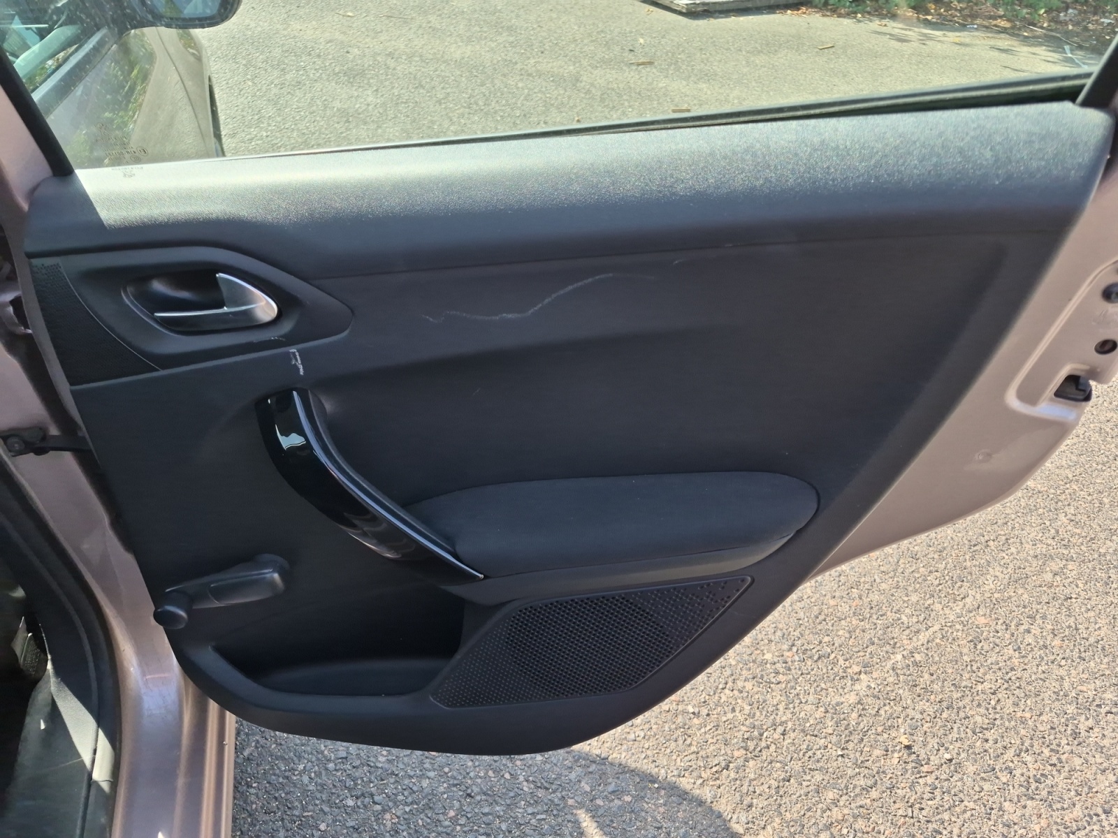 Peugeot 208 31