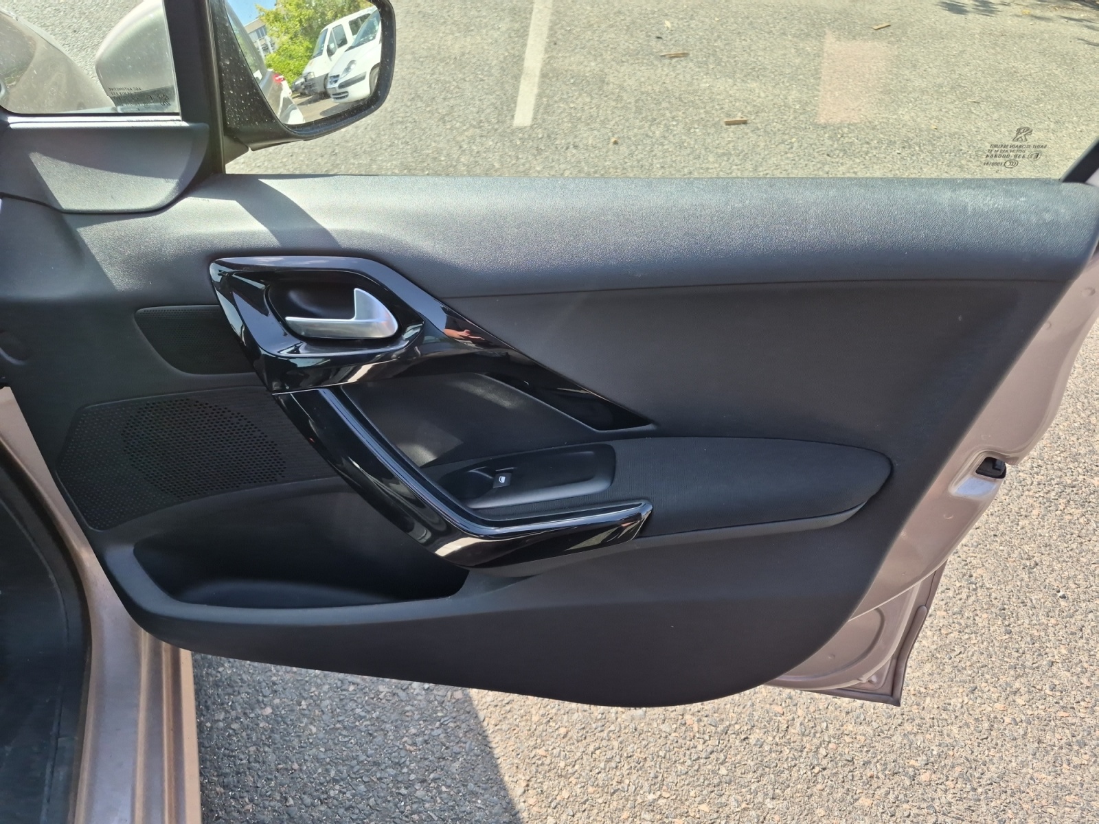 Peugeot 208 32