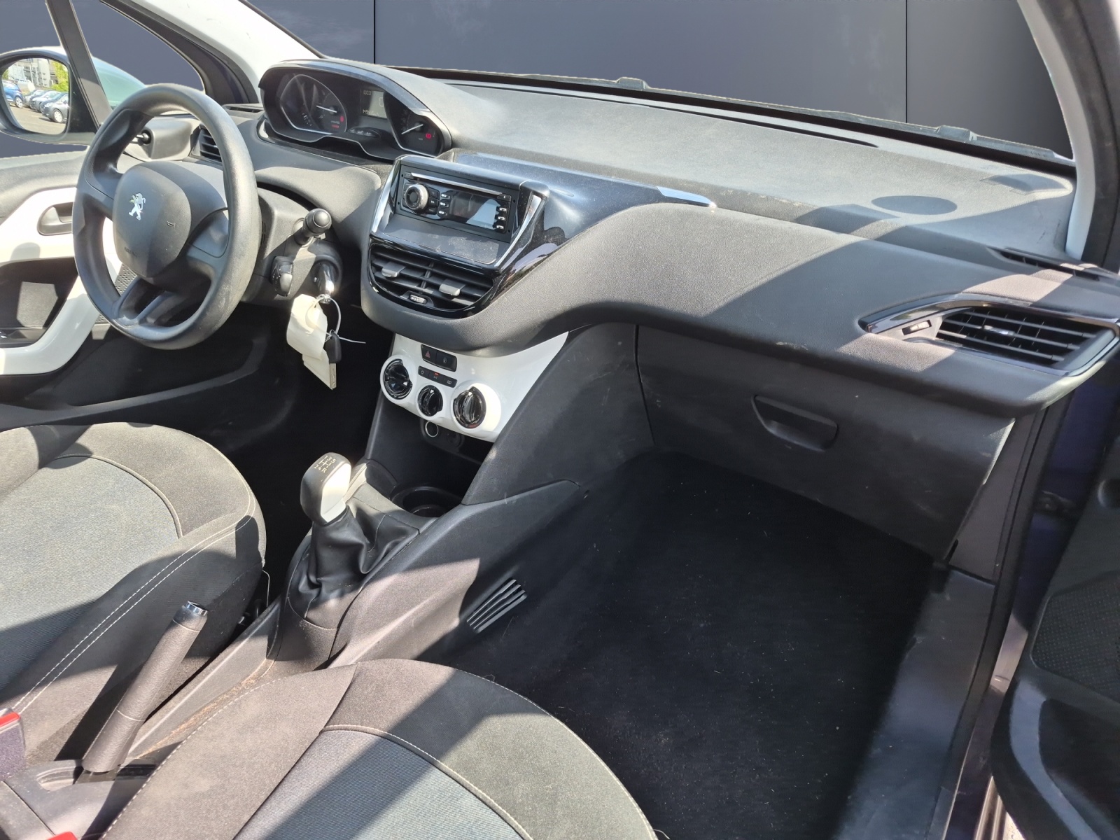 Peugeot 208 12