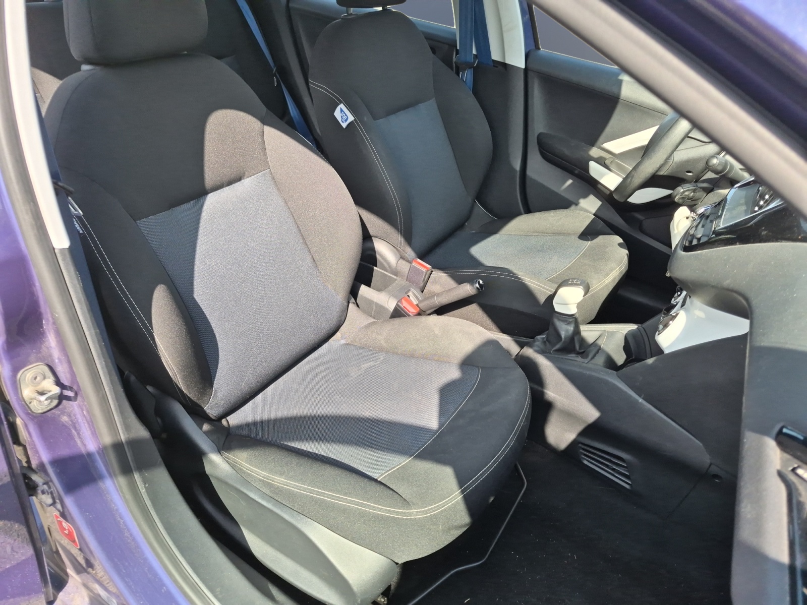 Peugeot 208 13