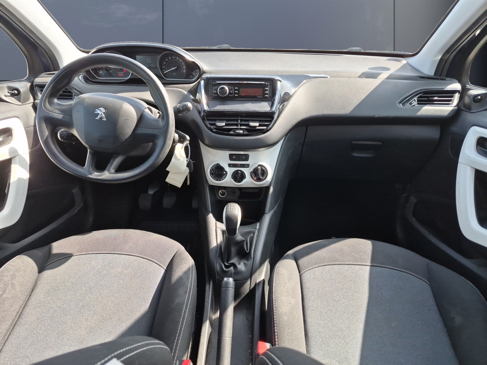Peugeot 208 14
