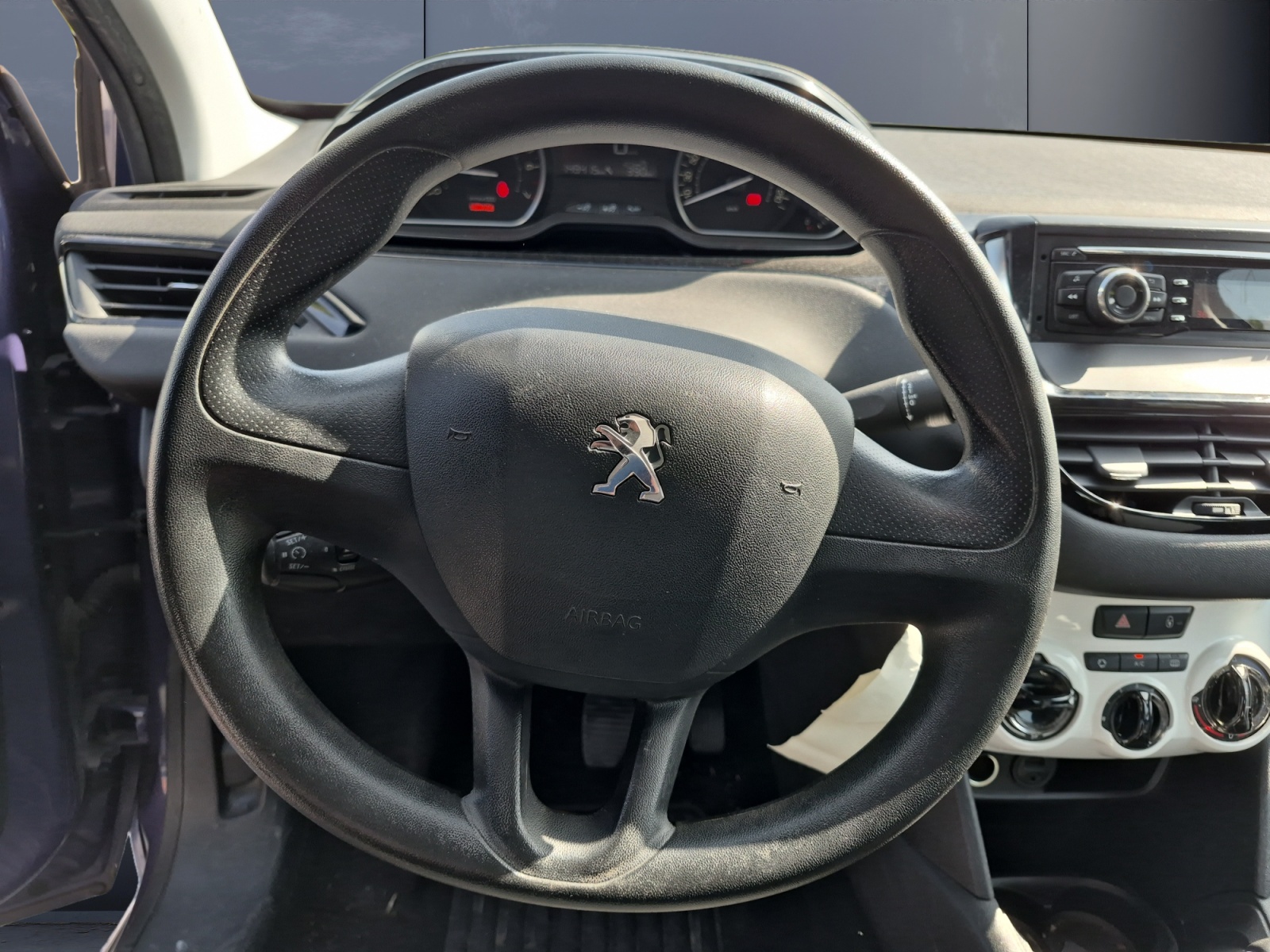 Peugeot 208 15