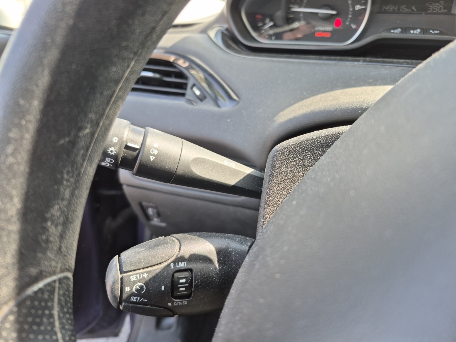 Peugeot 208 19