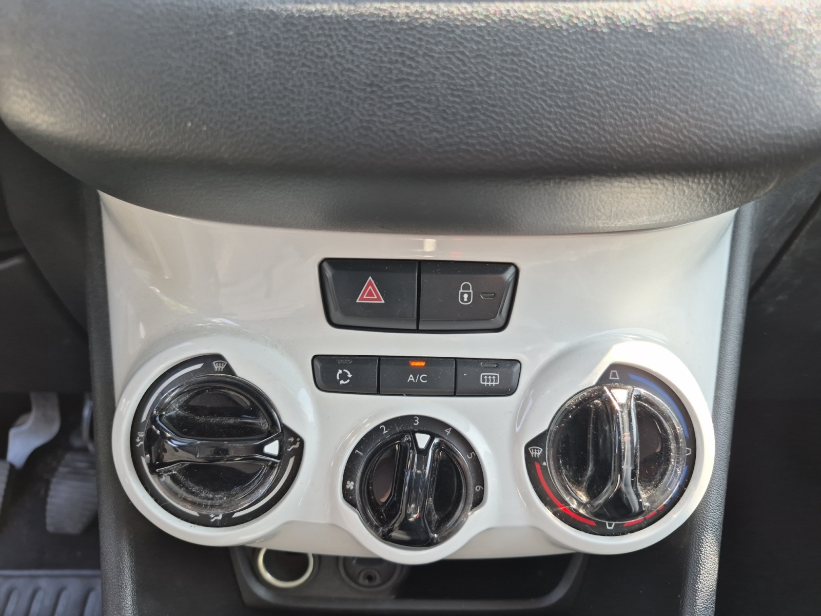 Peugeot 208 22