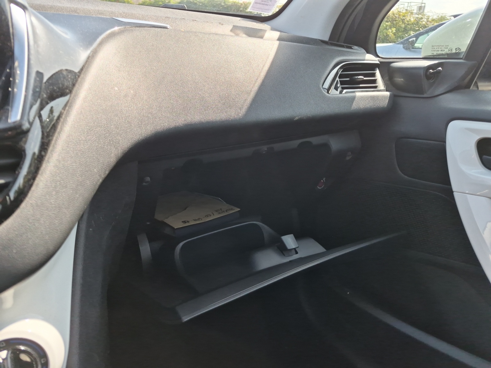 Peugeot 208 24