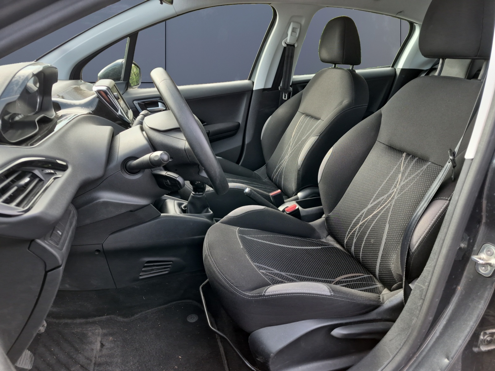 Peugeot 208 9