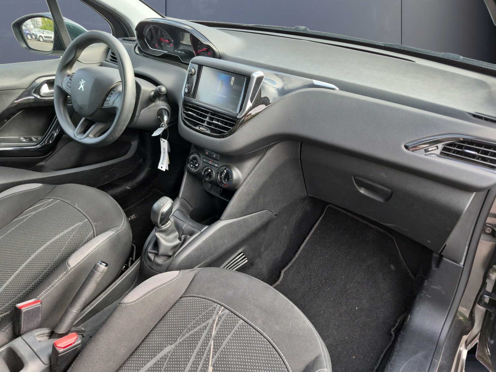 Peugeot 208 12