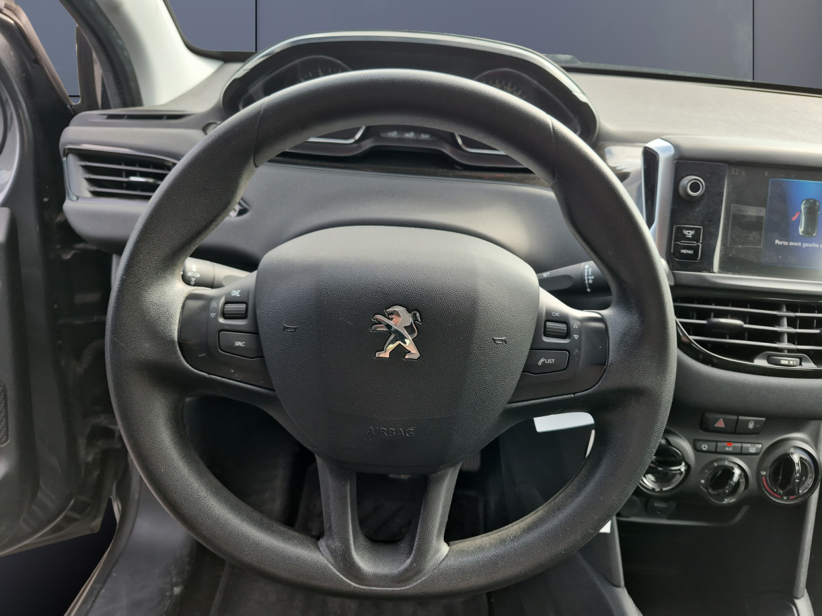 Peugeot 208 15