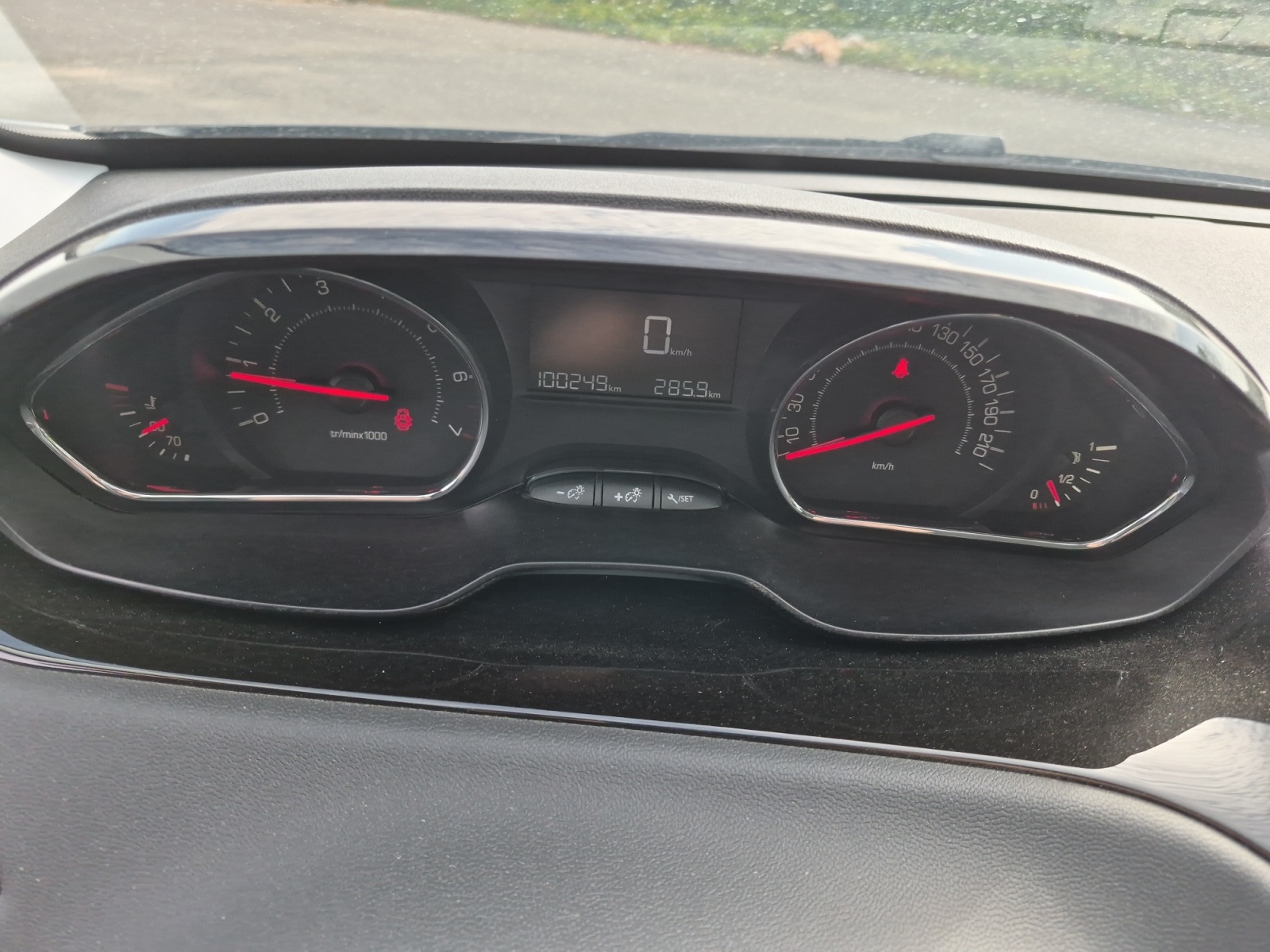 Peugeot 208 16