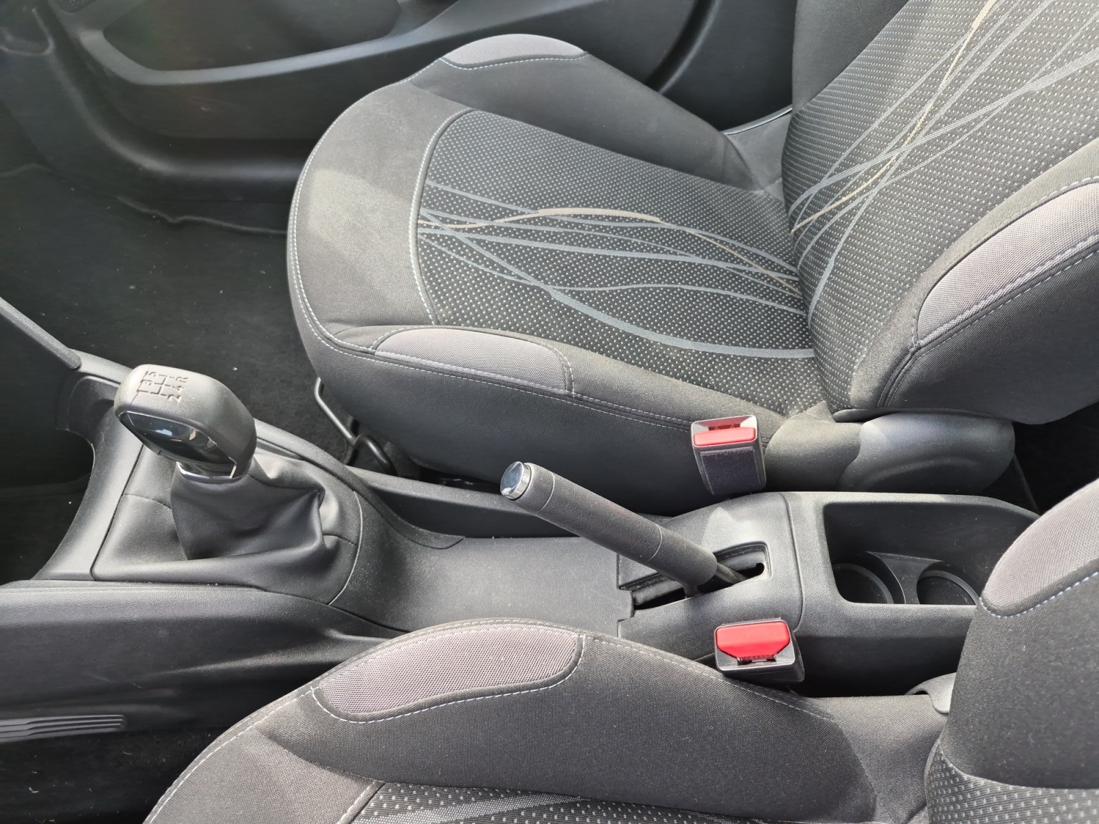 Peugeot 208 25