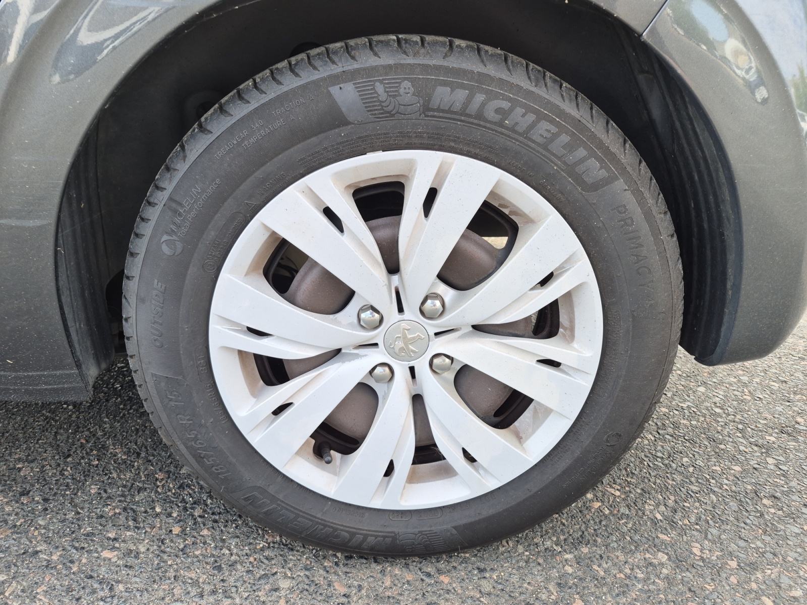 Peugeot 208 27