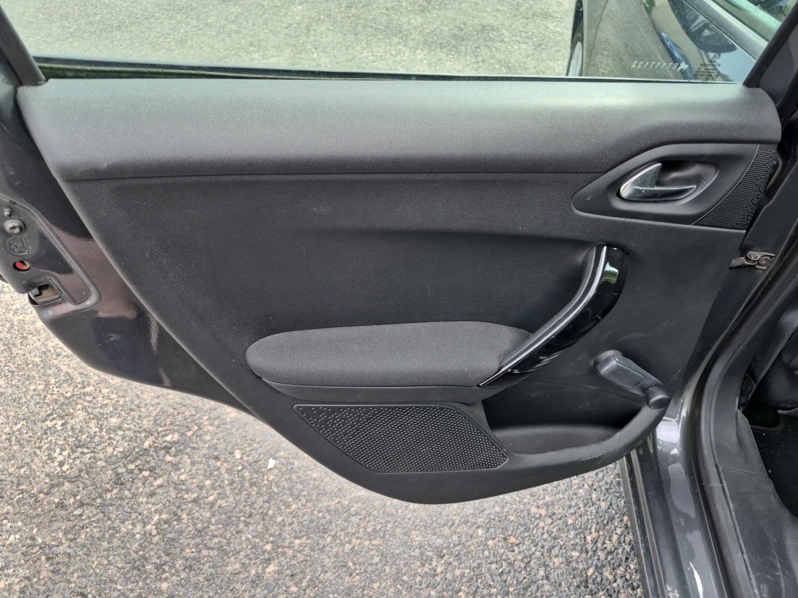 Peugeot 208 32