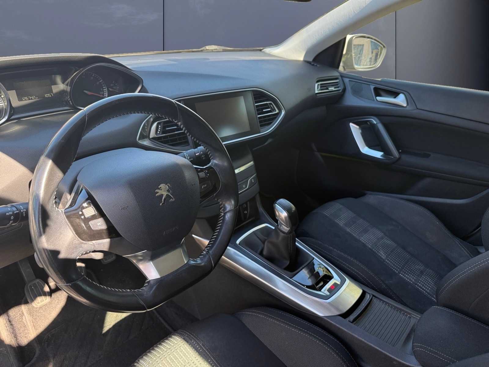 Peugeot 308 8