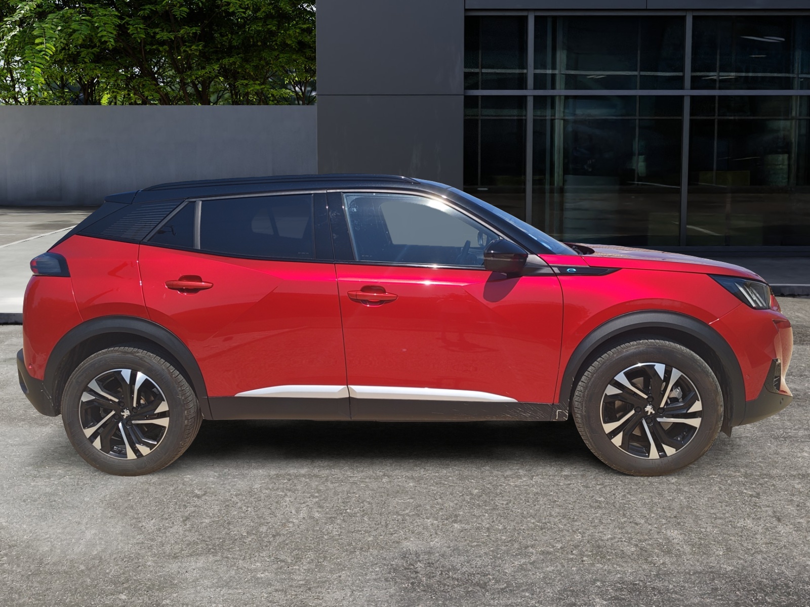 Peugeot E-2008 5