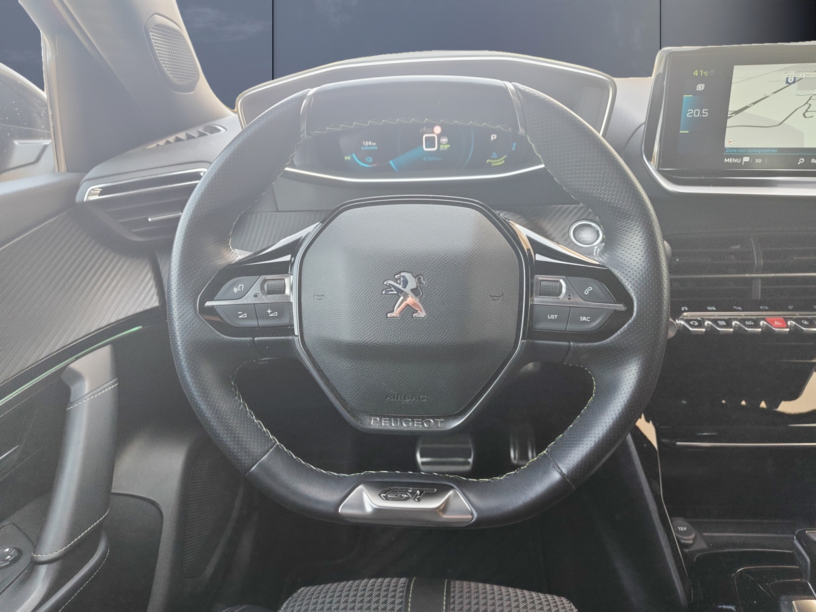 Peugeot E-2008 15