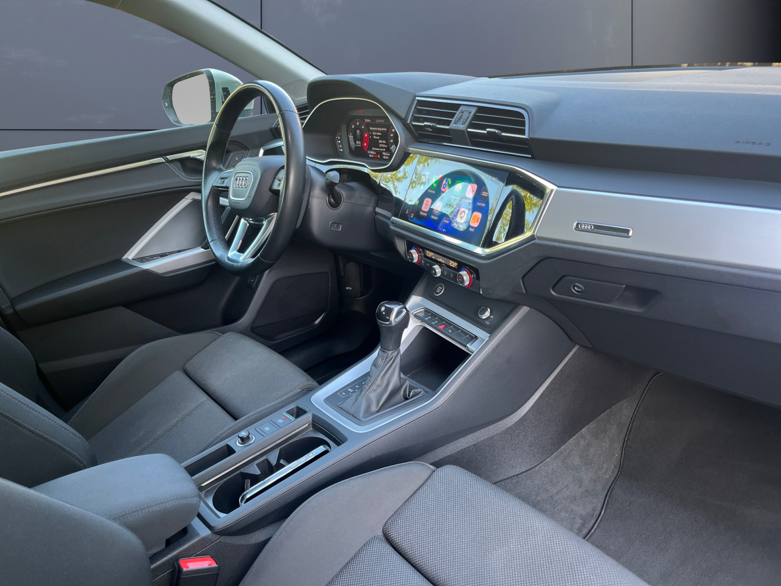 Audi Q3 12
