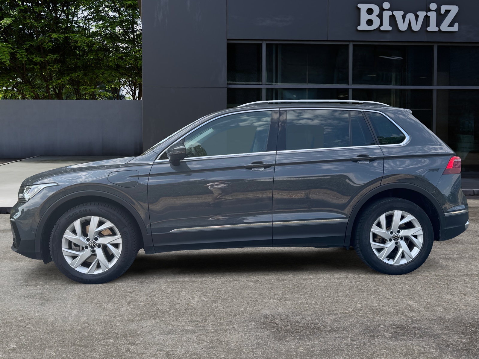 Volkswagen Tiguan 1