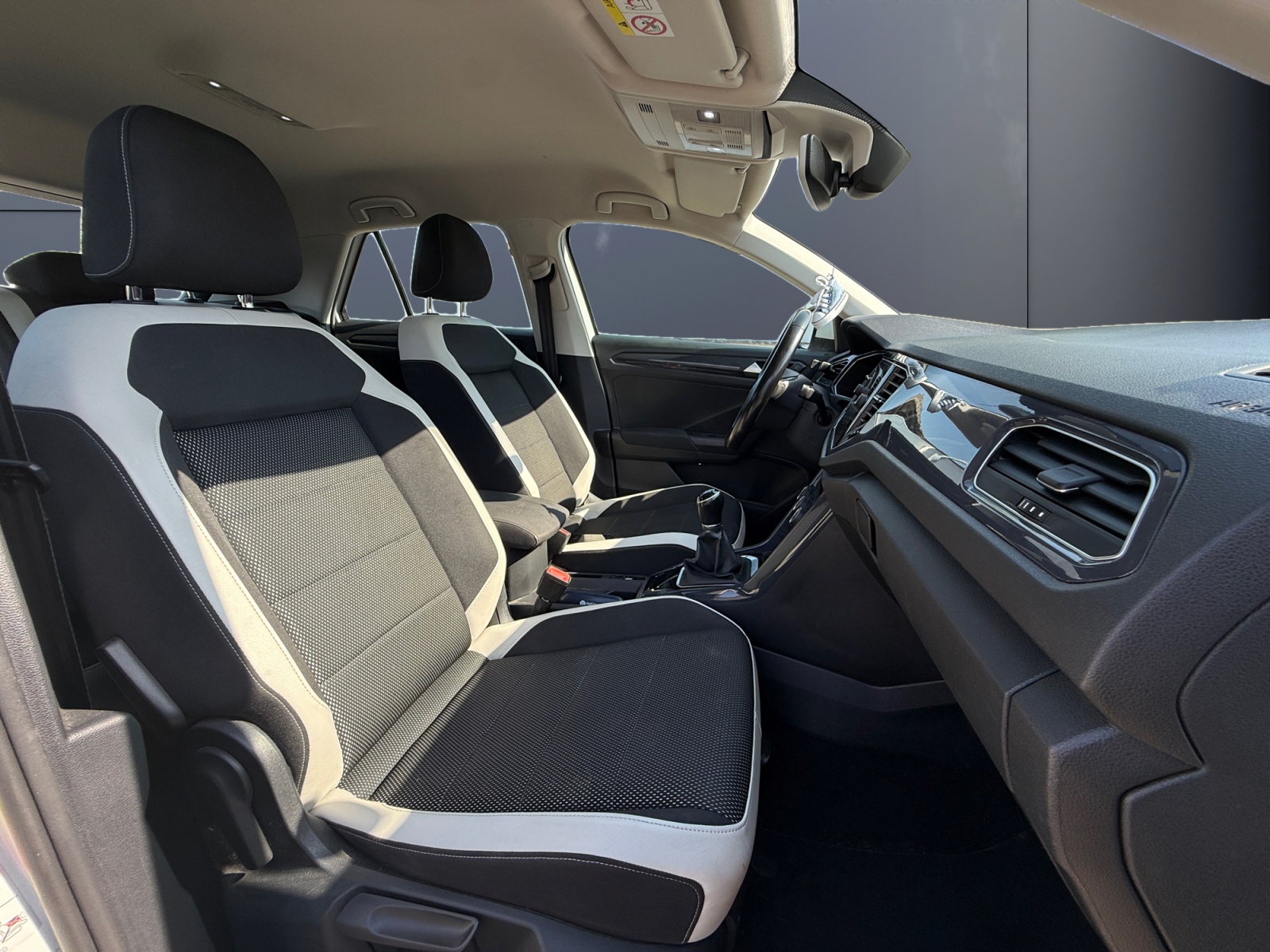 Volkswagen T-Roc 13