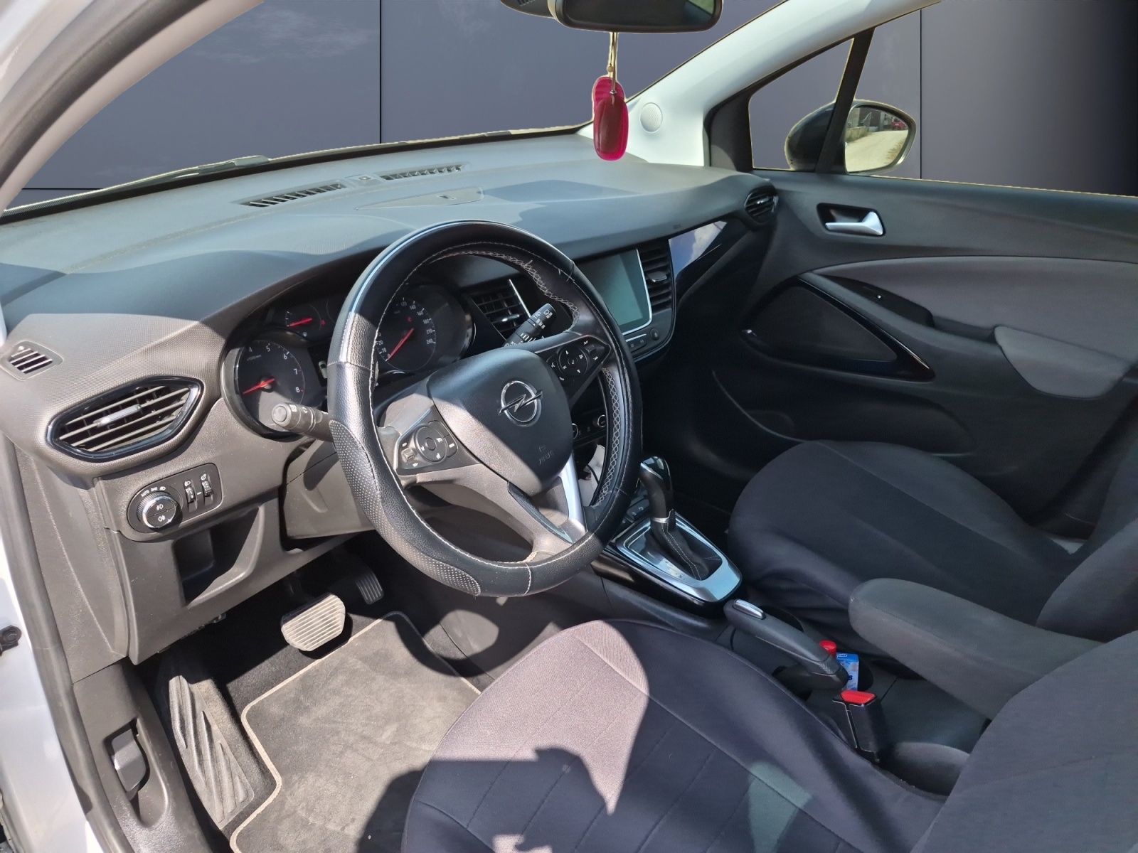 Opel Crossland X 8