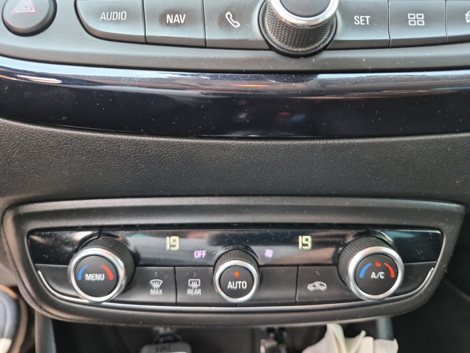 Opel Crossland X 23