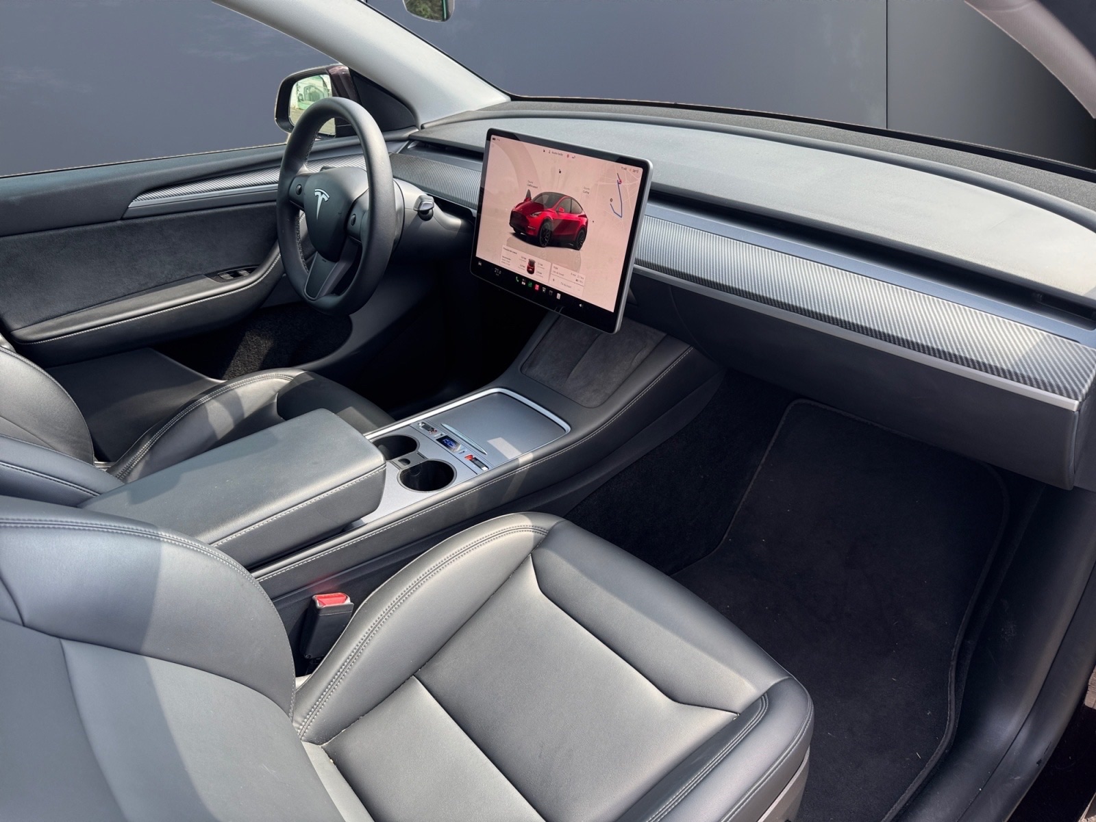 Tesla Model-Y 12