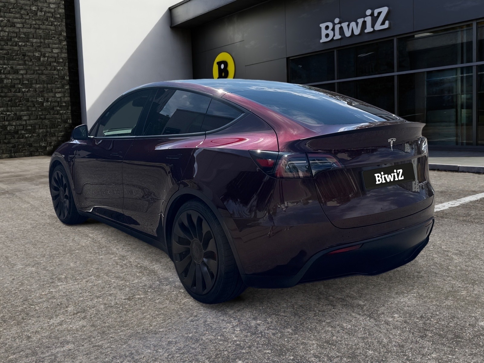 Tesla Model-Y 2