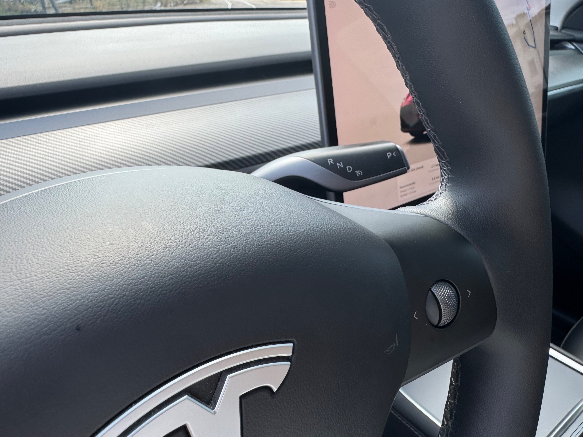 Tesla Model-Y 24