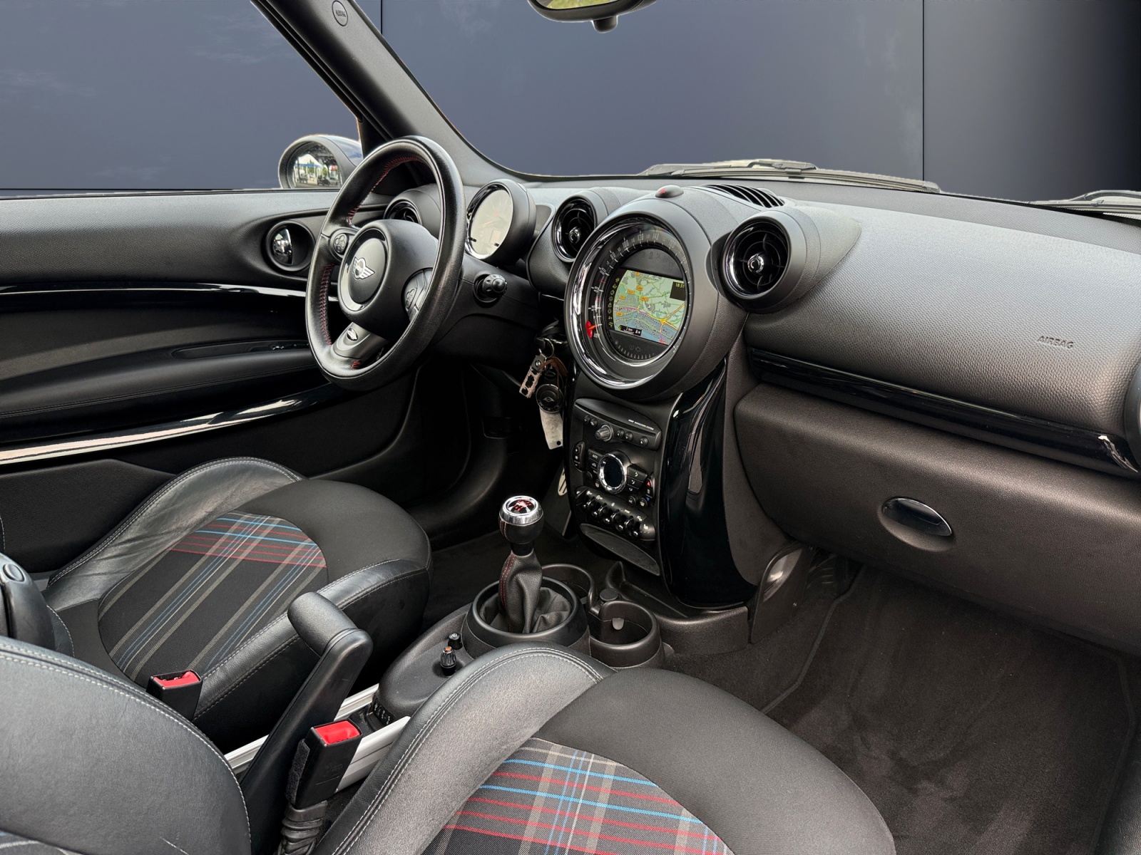 Mini Paceman 12