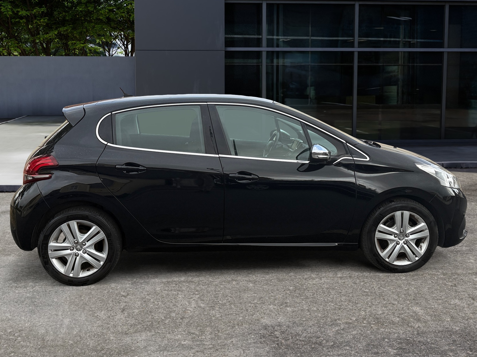 Peugeot 208 5