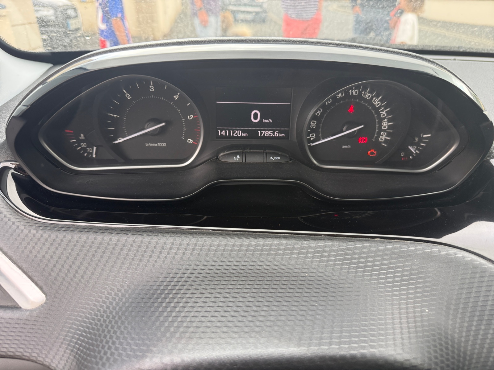 Peugeot 208 16