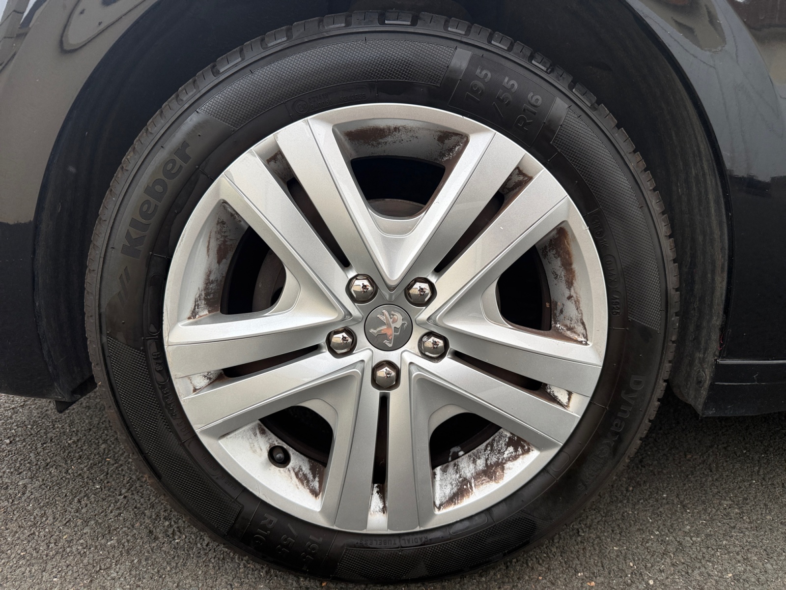 Peugeot 208 30