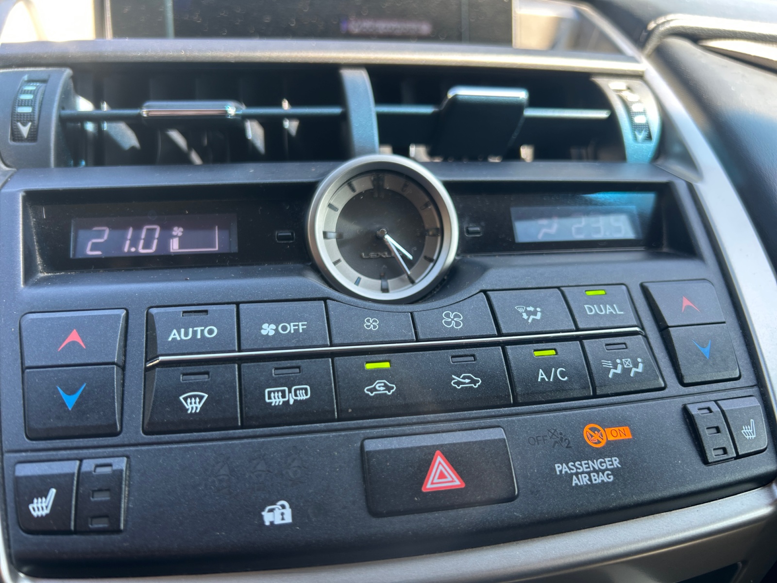 Lexus Nx 21