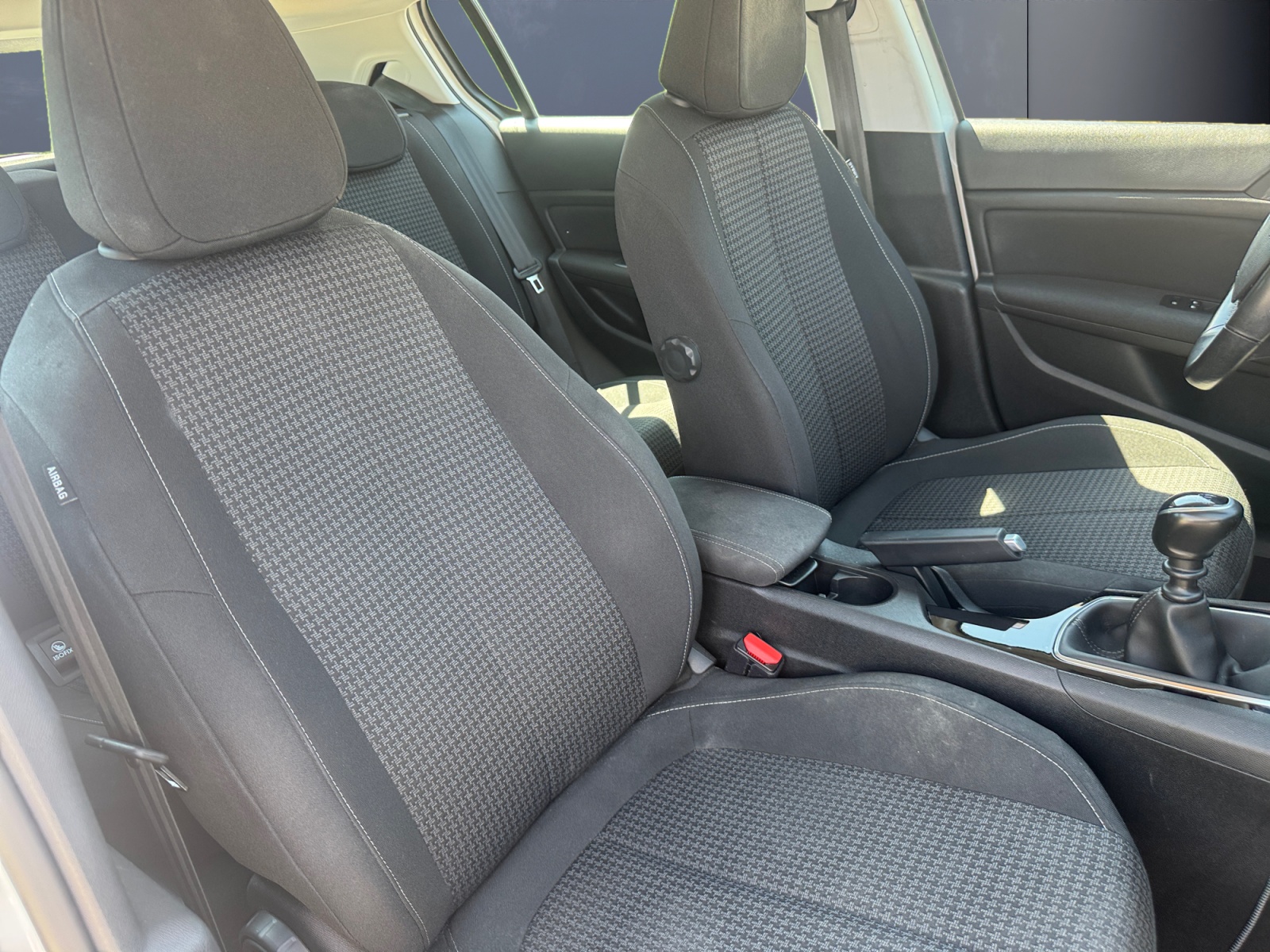 Peugeot 308 13