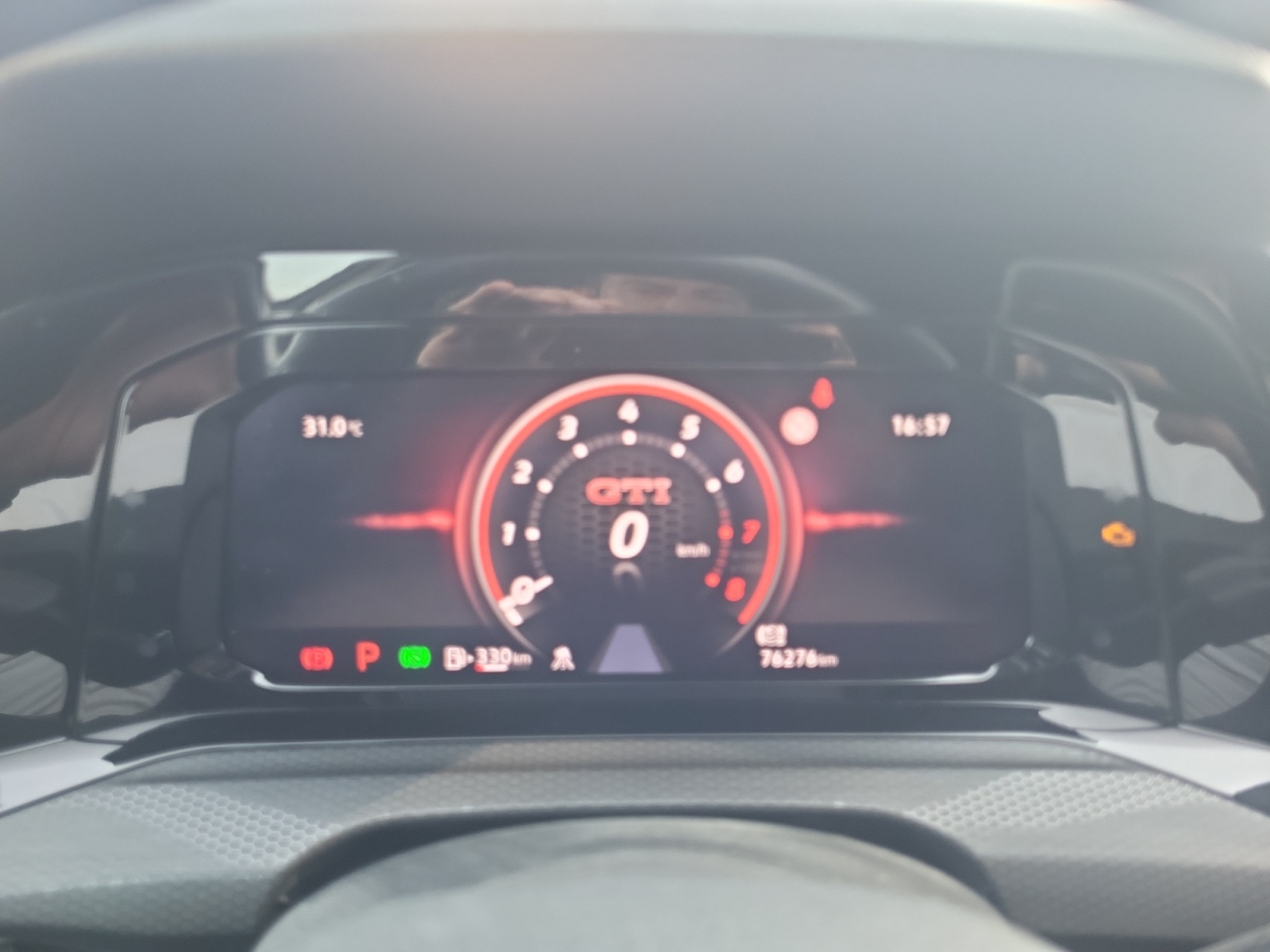 Volkswagen Golf 16