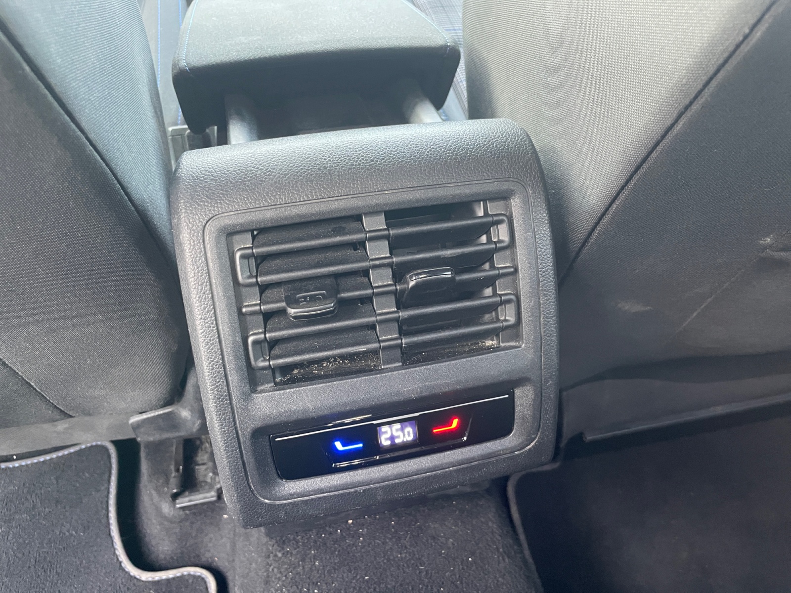 Volkswagen Golf 34