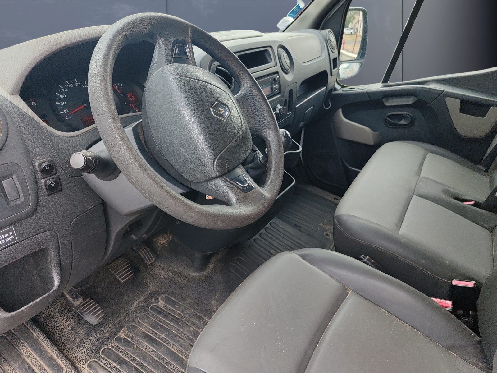 Renault Master Vu 8