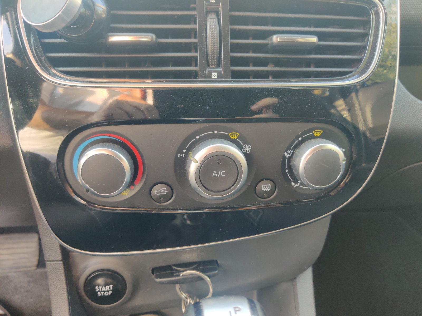 Renault Clio 24