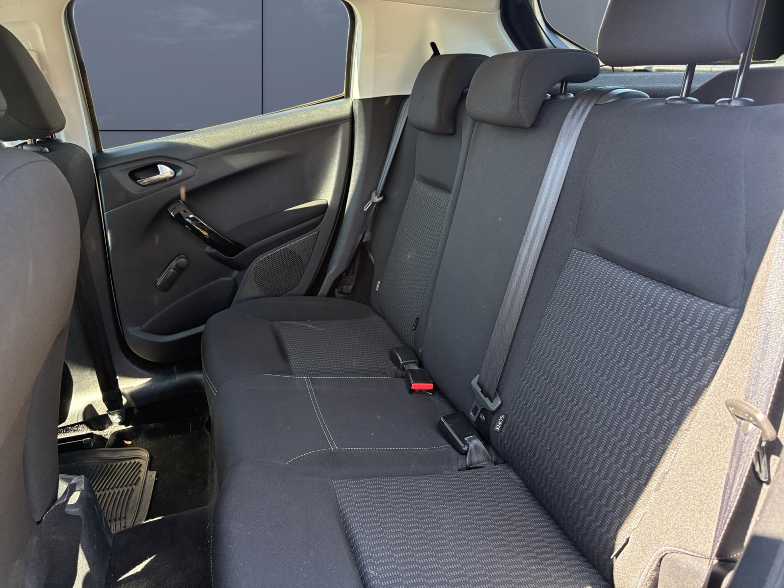 Peugeot 208 11