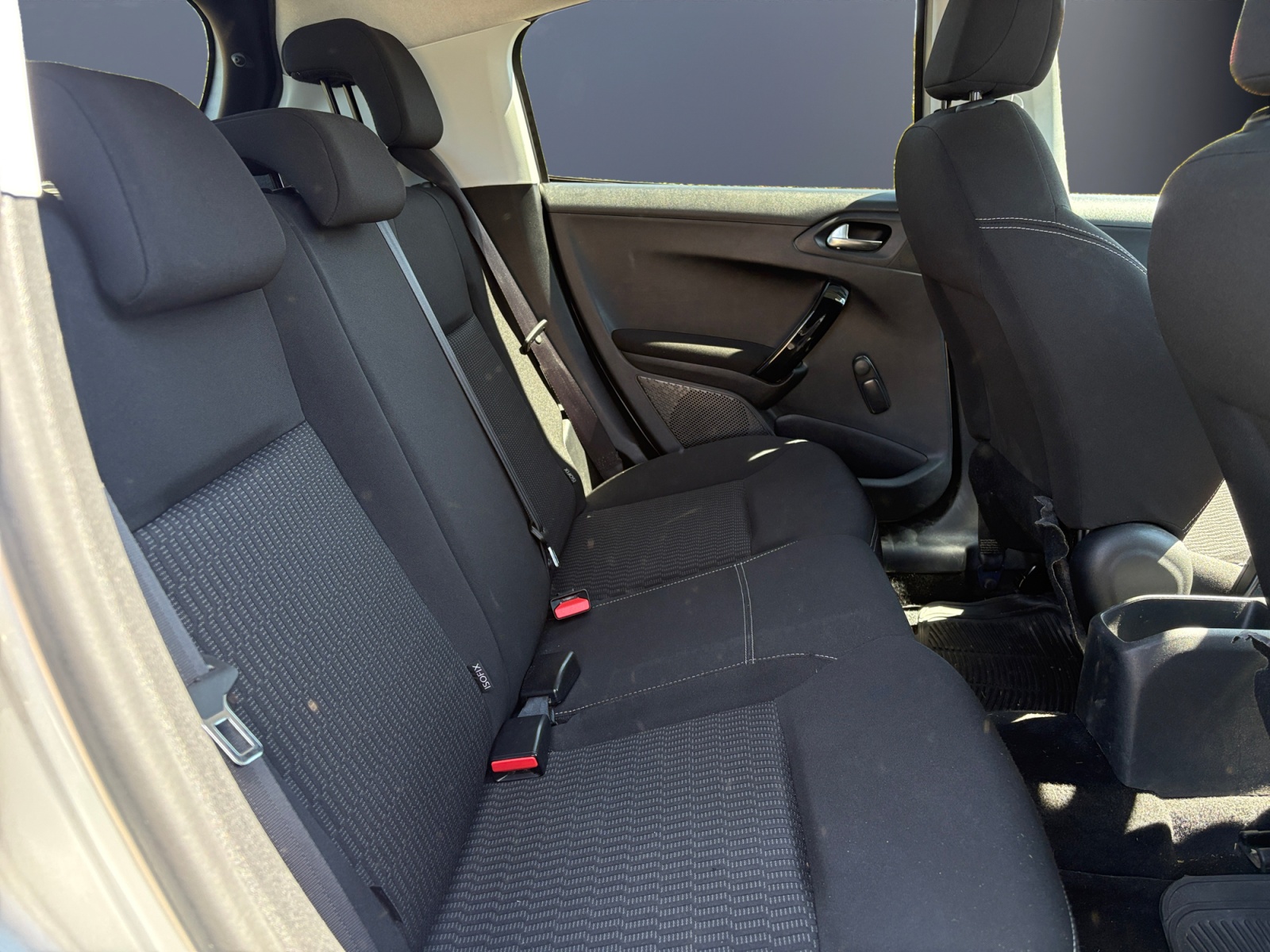Peugeot 208 12