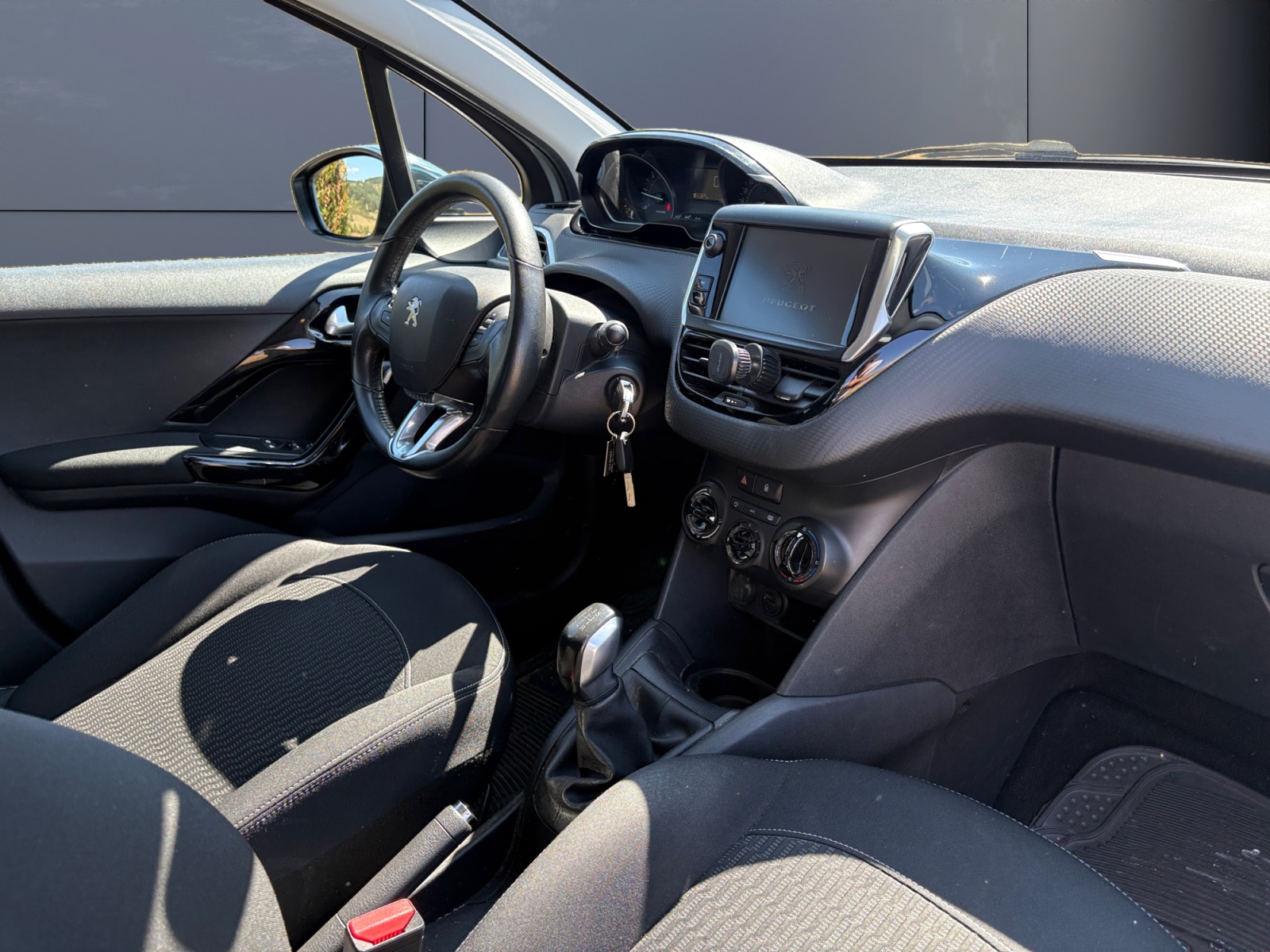 Peugeot 208 14