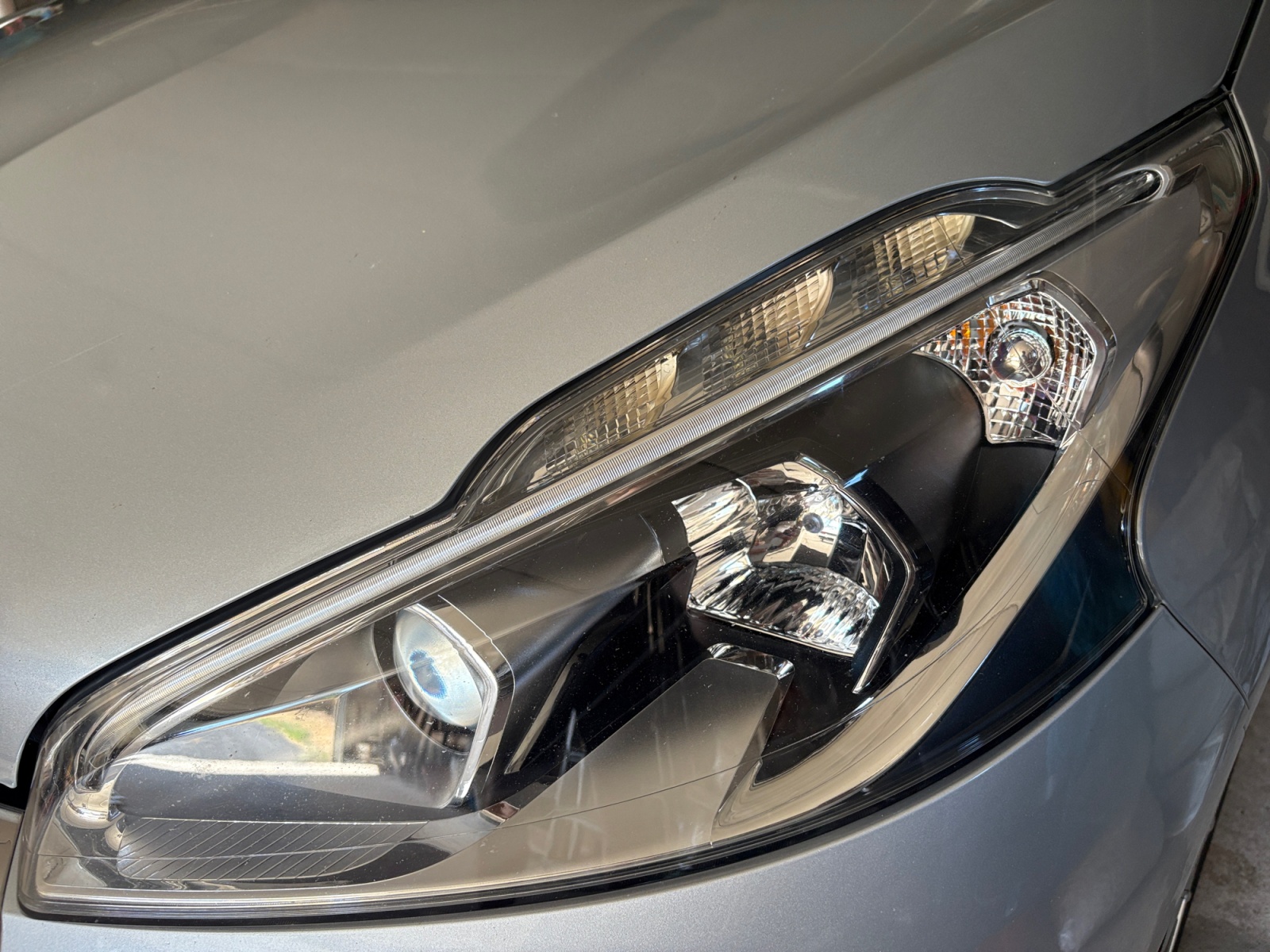 Peugeot 208 25