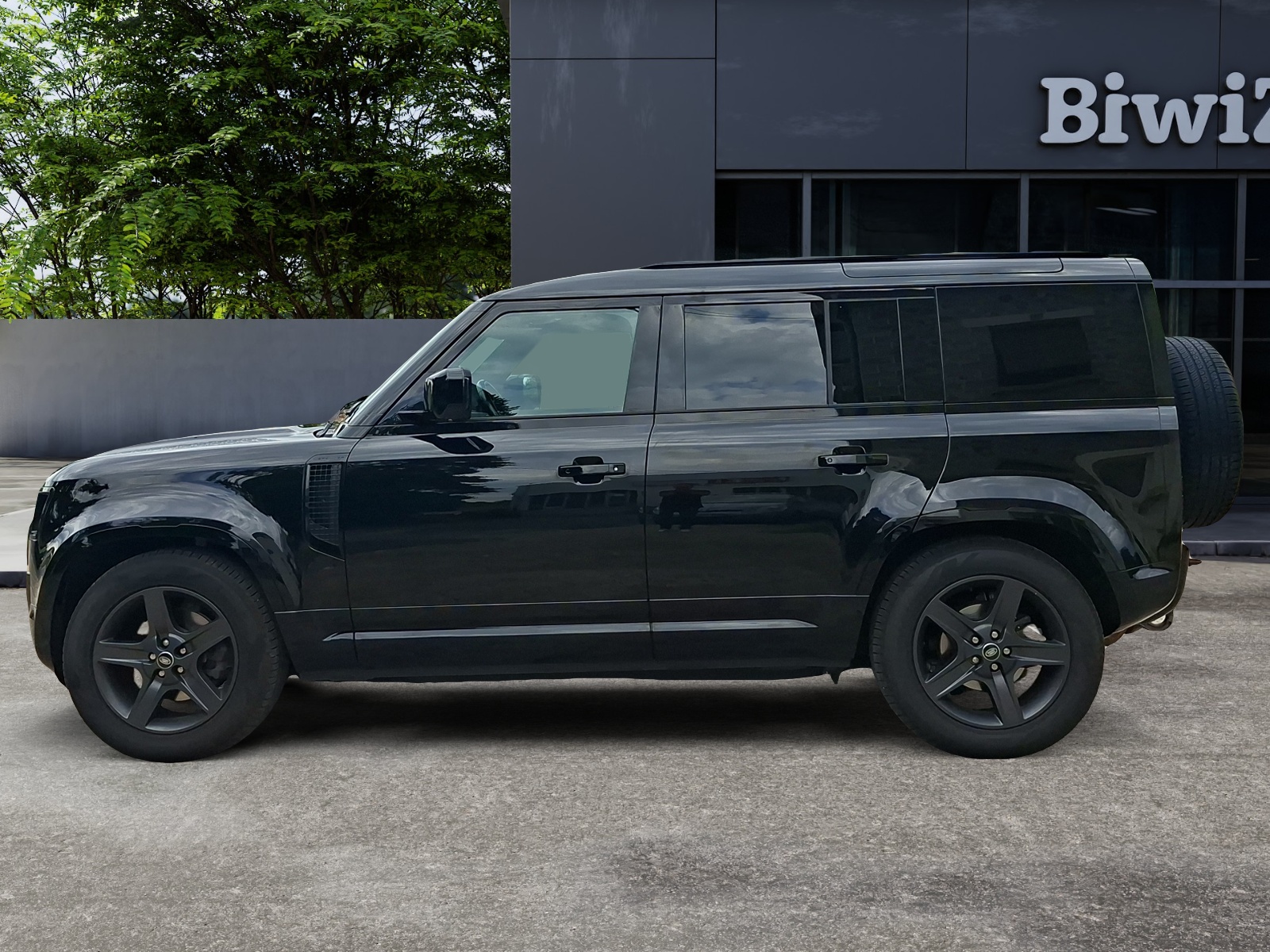 Land Rover Defender 1